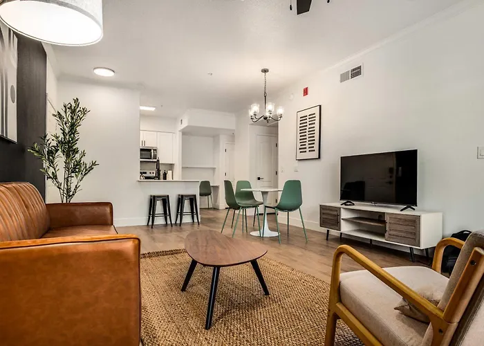 Boulevard Quiet Modern 1br Pickleball Pool Parking Gym 02