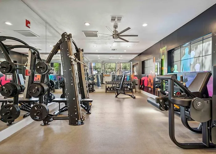 Boulevard Quiet Modern 1br Pickleball Pool Parking Gym 02 Apartment